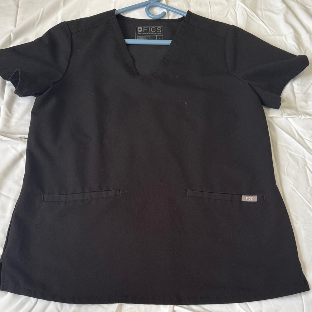 FIGS Casma 3-Pocket Scrub Top– Black – Medium – Bleach Stains